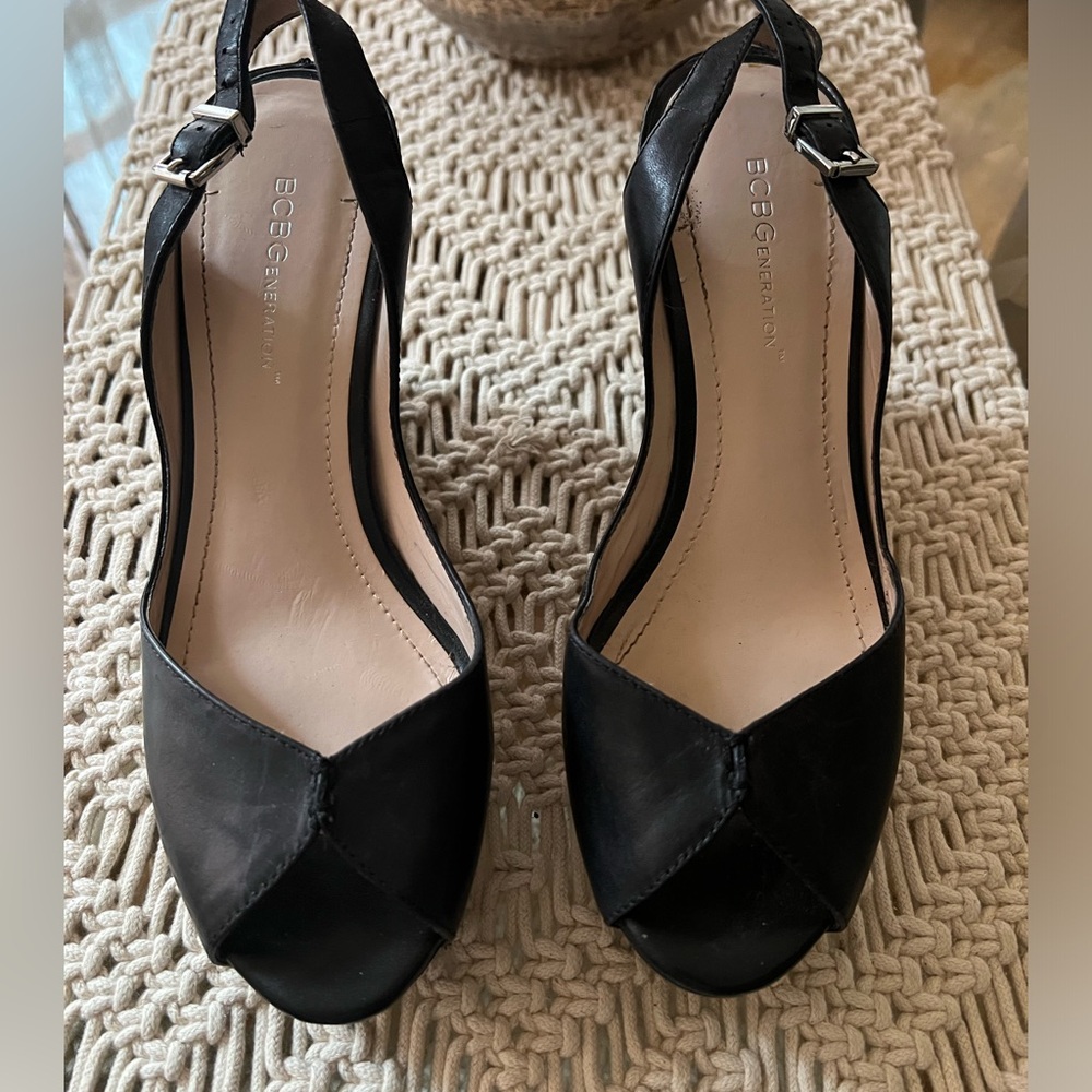 BCBGeneration black wedge